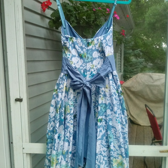 Dress - Picture 2 of 5